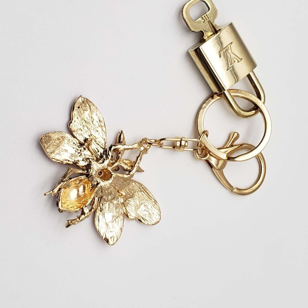 LV Authentic Gold Lock & Key 🔑 Luxury Bag Charm w/ Unbranded Keychain - Picture 5 of 8